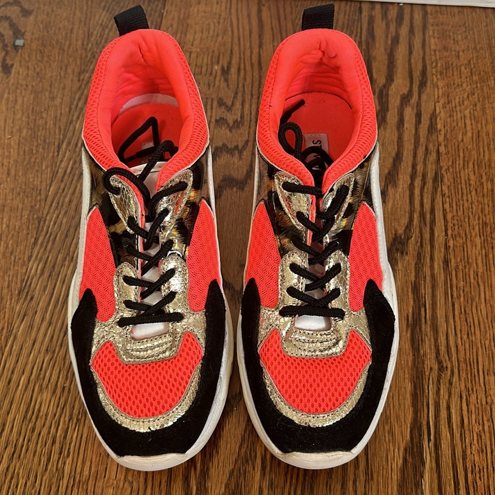 Steve Madden Sneakers - Picture 2 of 2